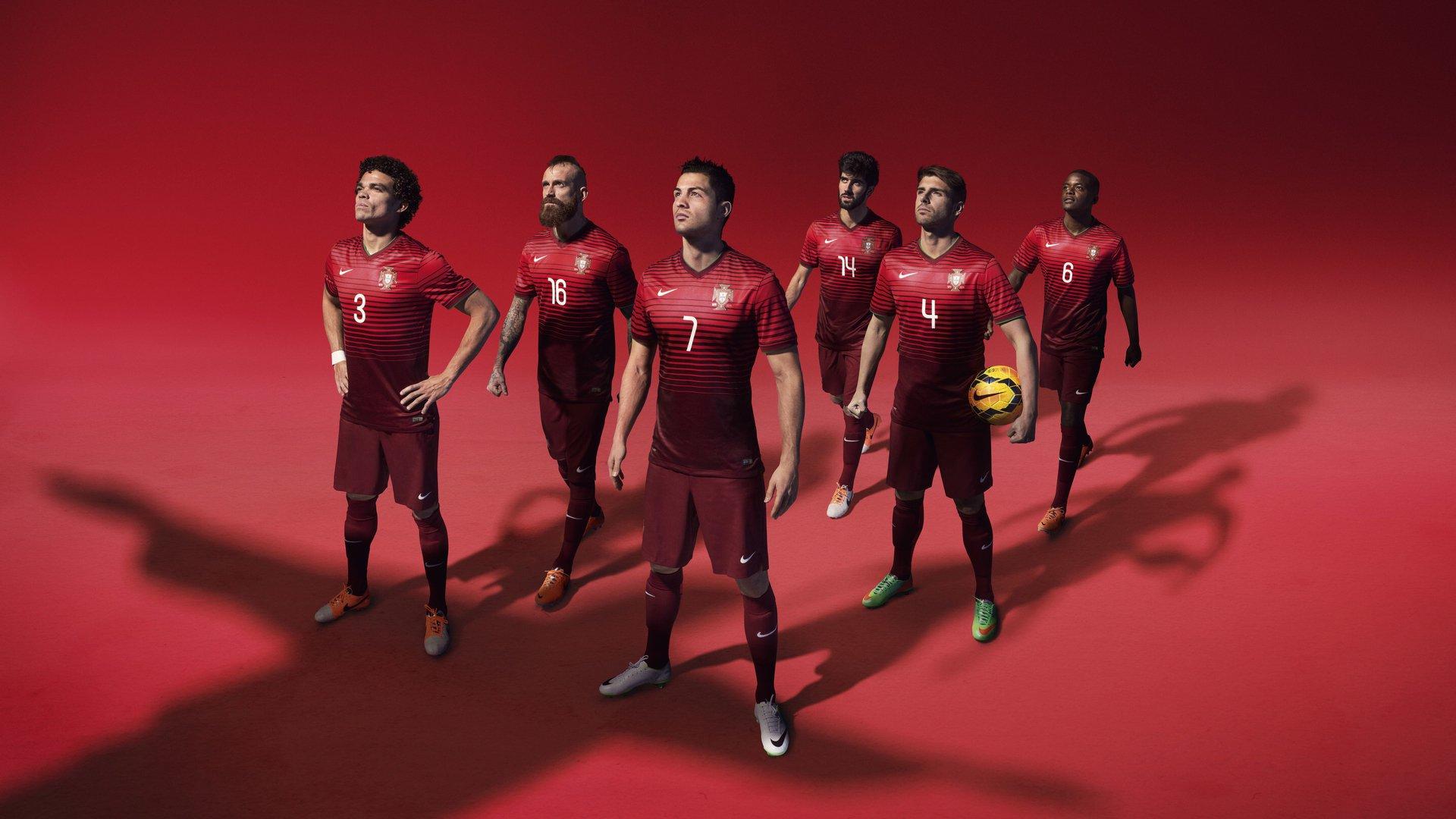 安联球场硝烟再起，烟花中断拜仁科隆之战，